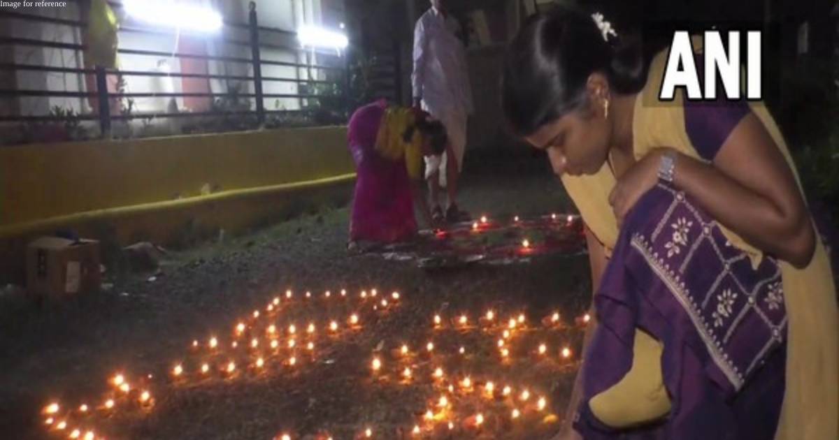 Tamil Nadu: People begin early morning Diwali celebrations in Trichy